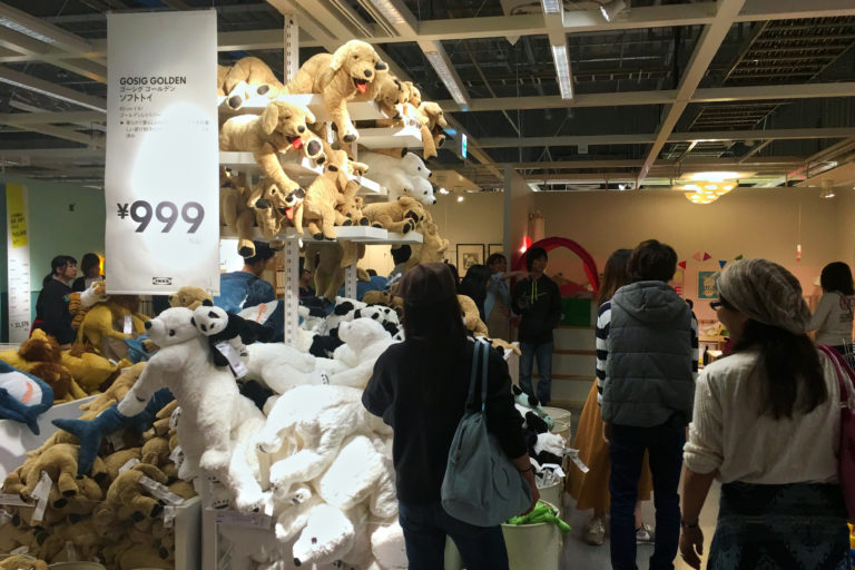 【IKEA長久手】アクセスと混雑情報。デザインいい家具と雑貨が安い!