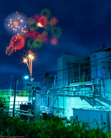 比較明合成による花火の合成例