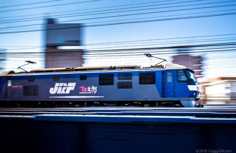 栄生駅で電車を流し撮り