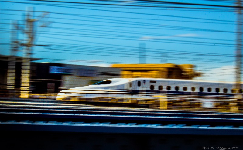栄生駅で新幹線を流し撮り
