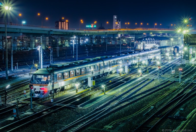 向野橋の電車を絡めた夜景