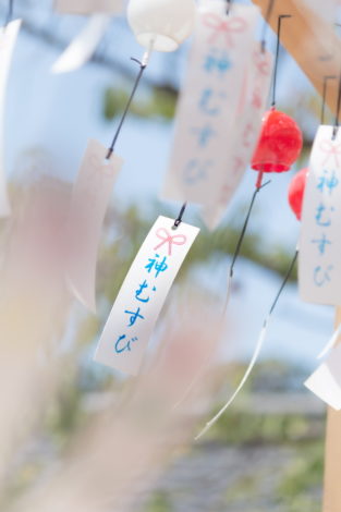 別小江神社の風に揺れる風鈴を撮影