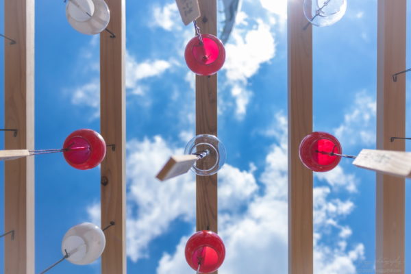 別小江神社の風鈴を真下から撮影