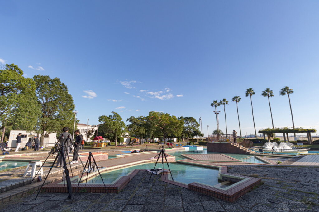 名古屋港のガーデンふ頭の噴水広場、花火大会の時の雰囲気
