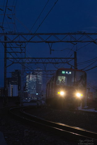 名古屋市枇杷島でブルーアワーに名鉄と名古屋駅を撮影