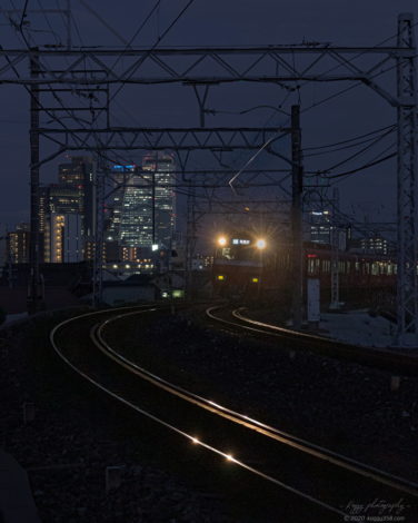 名古屋市枇杷島でブルーアワーに名鉄と名古屋駅を撮影