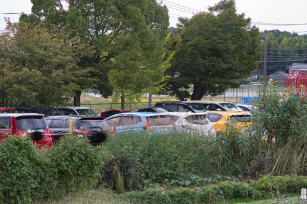 逢妻女川の彼岸花群生地の駐車場