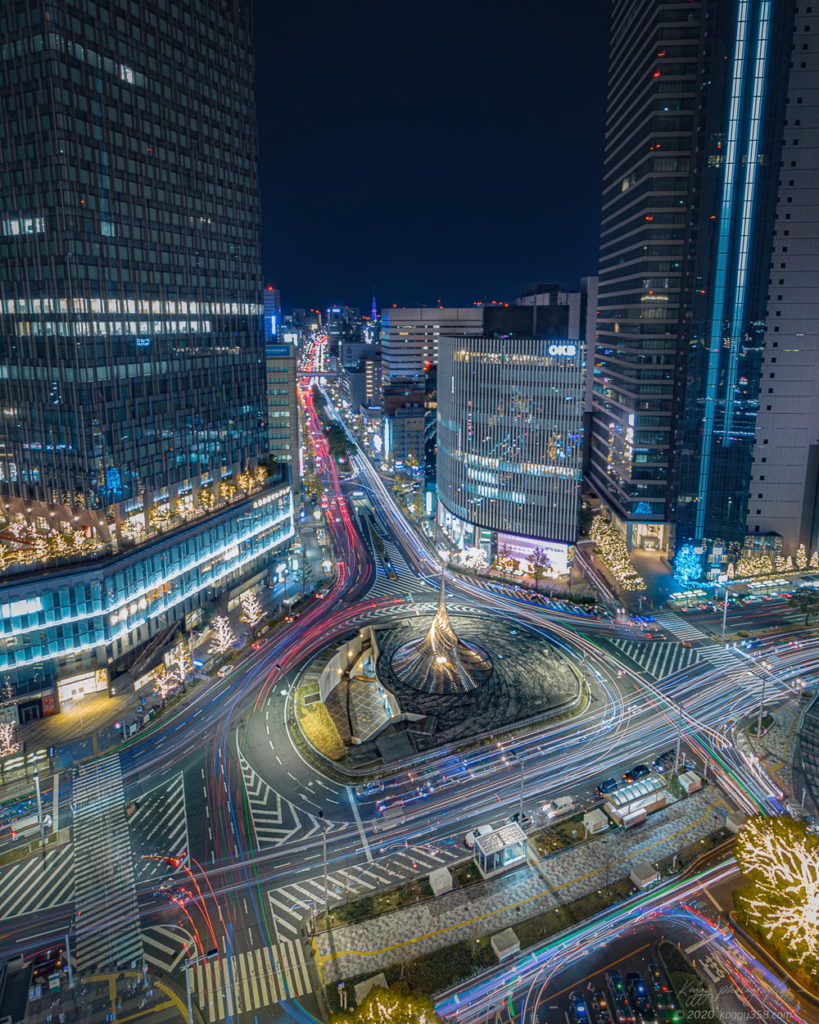 JRセントラルタワーズ15階スカイストリートからの飛翔や大名古屋ビルヂングの夜景