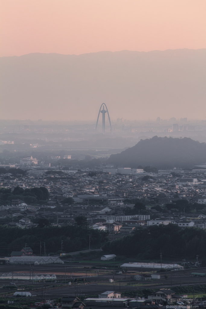日本ラインうぬまの森から撮影する一宮138タワーのマジックアワー