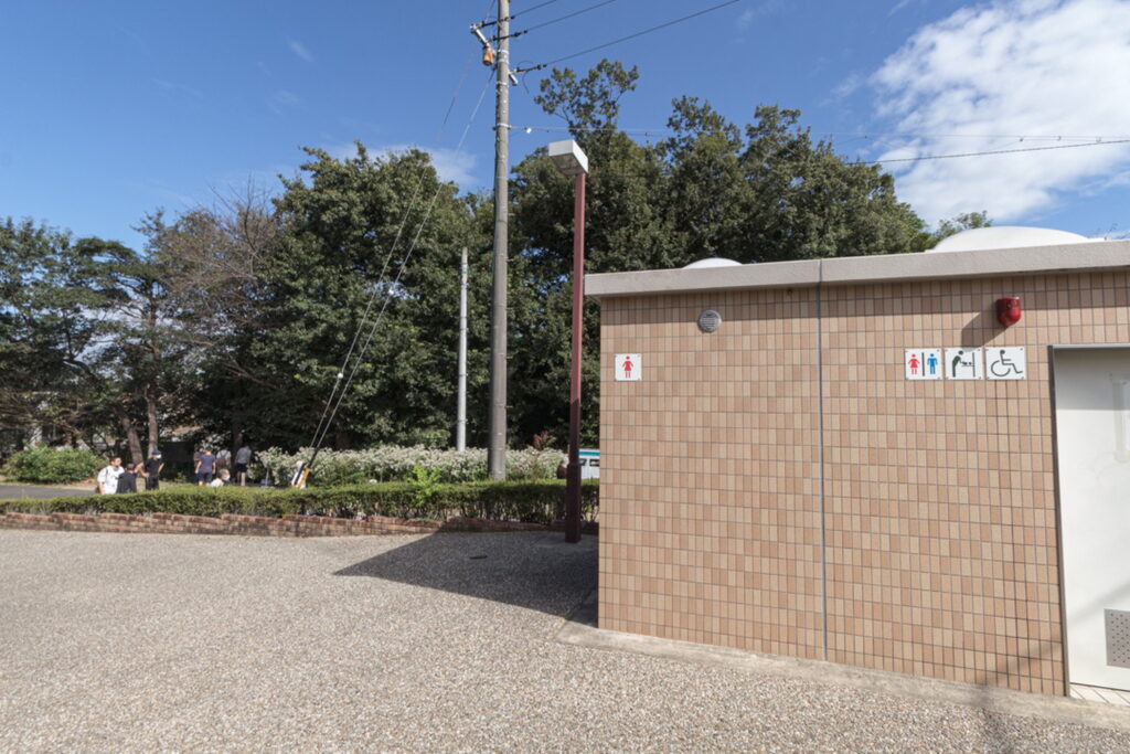 愛知県大府市の二ツ池公園のお手洗いとアサギマダラが撮影できるフジバカマの花畑