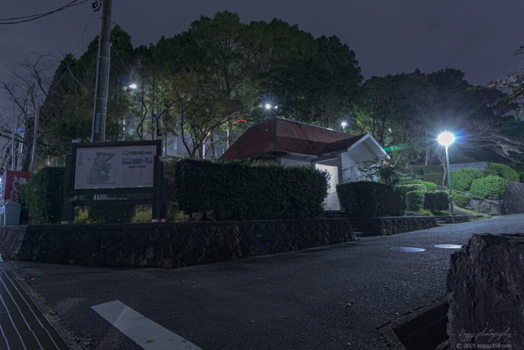 城山公園の旭城(新居城)のお手洗いの雰囲気