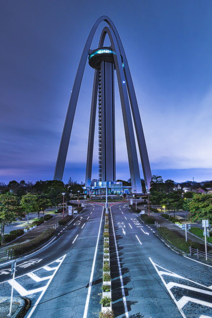 一宮の138タワーパークのツインアーチを近くから夜景を撮影
