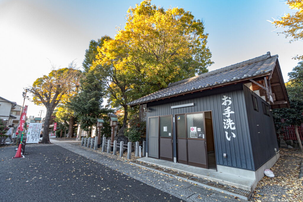 名古屋市西区の伊奴神社のお手洗いの場所は東駐車場・西駐車場の横