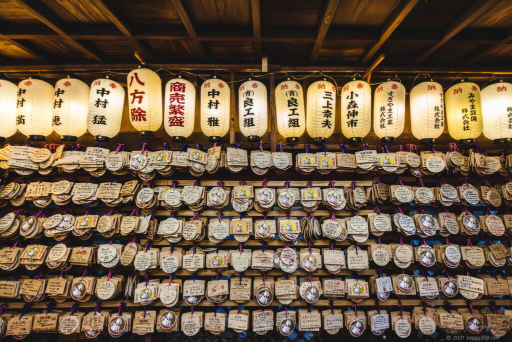 名古屋市西区の伊奴神社絵馬殿で絵馬を撮影