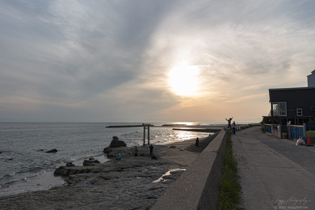 つぶて浦の駐車場から鳥居まで向かう道中の雰囲気