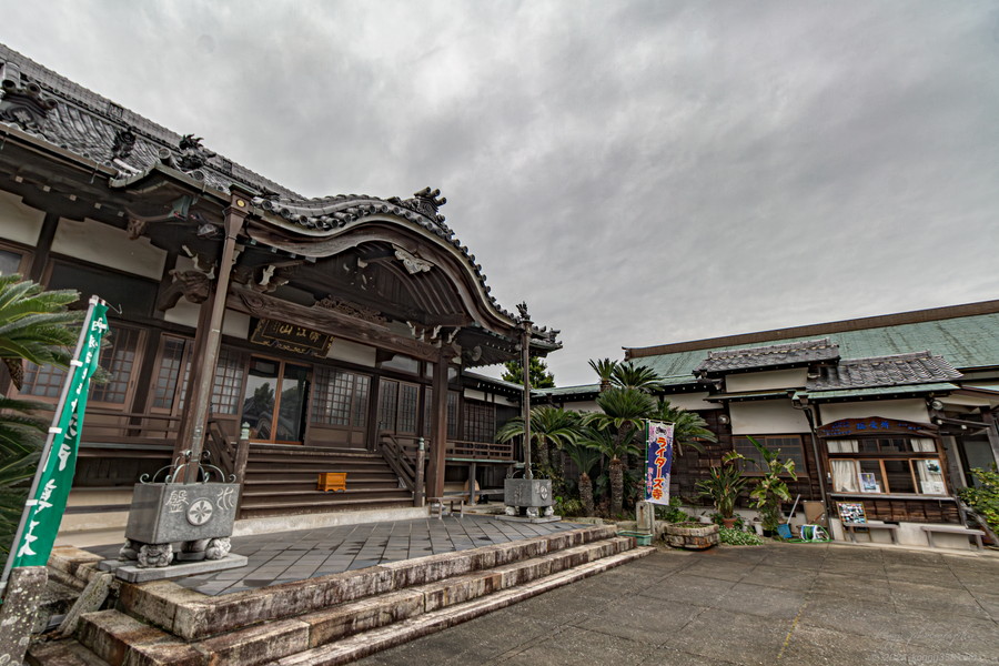 愛知県田原市の隣江山潮音寺の本堂の雰囲気