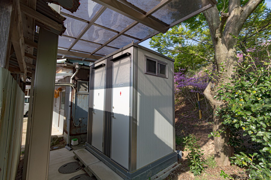 古瀬間御嶽神社のお手洗いの雰囲気